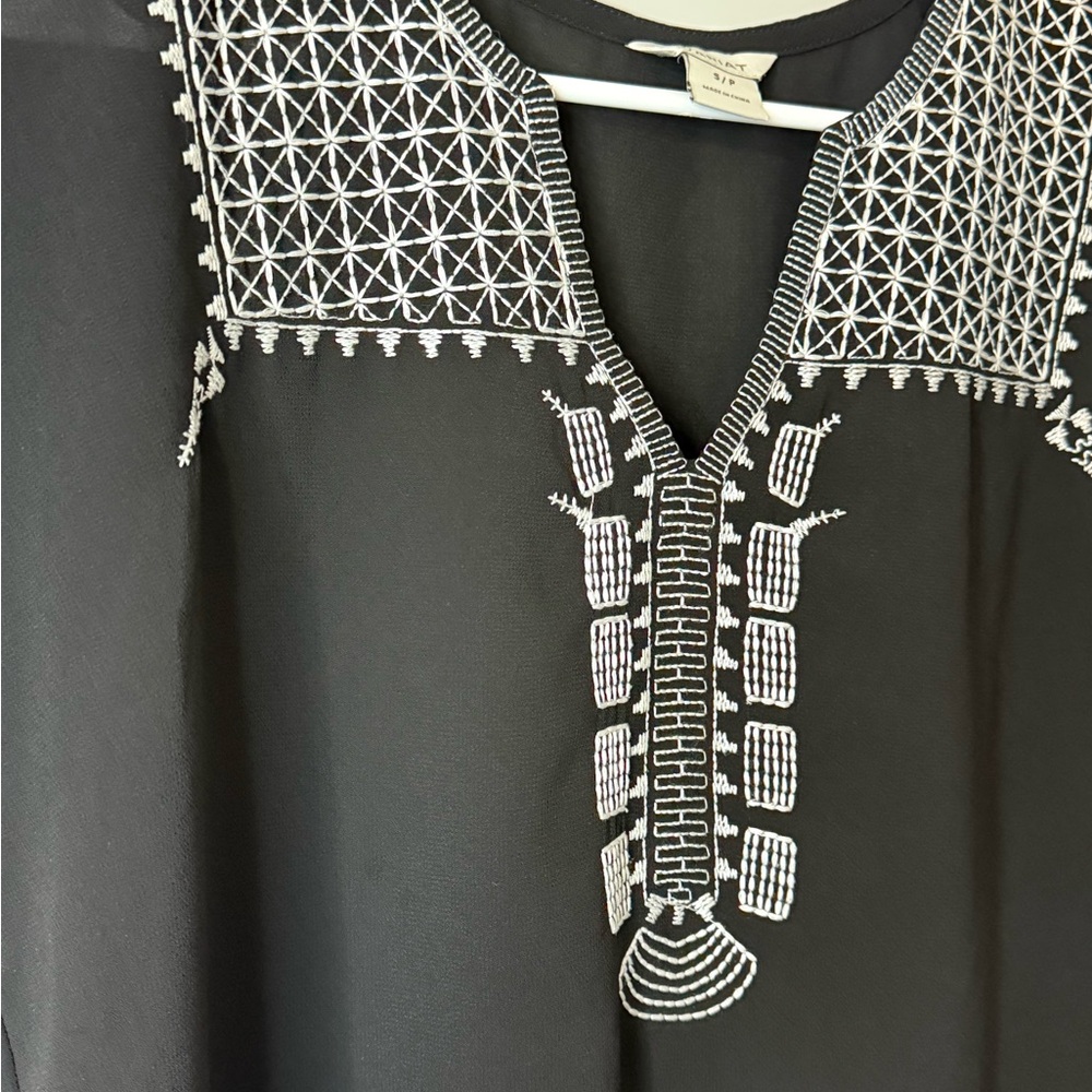 Ariat | Black Blouse| with White Embroidery Design | Small - Picture 4 of 9